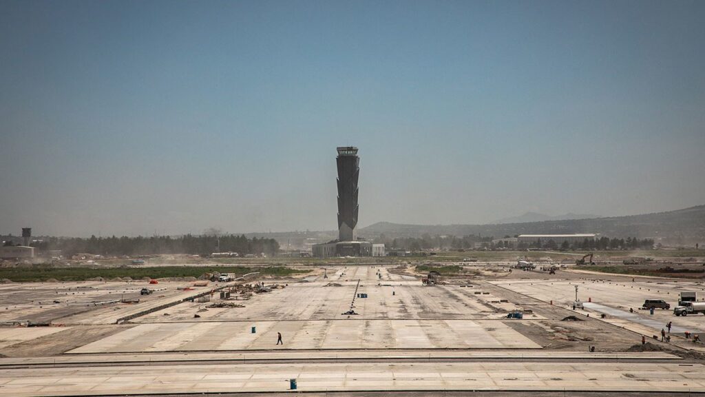 A 62 días de la apertura del AIFA, hay derecho de vía pendiente de ...